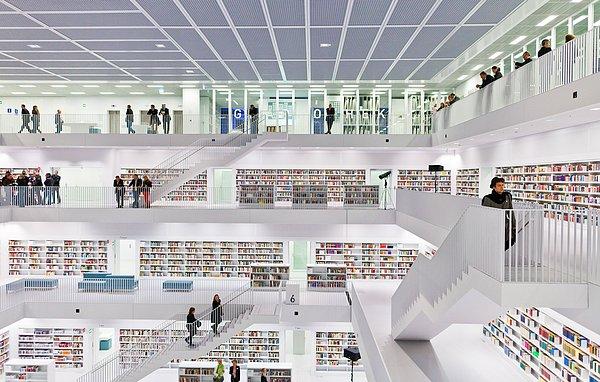 5. Stuttgart Şehir Kütüphanesi (Stuttgart, Almanya)