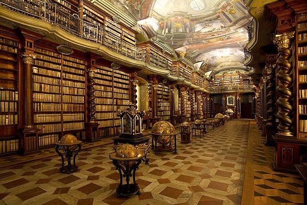 8. Klementinum Kütüphanesi (Prag, Çek Cumhuriyeti)