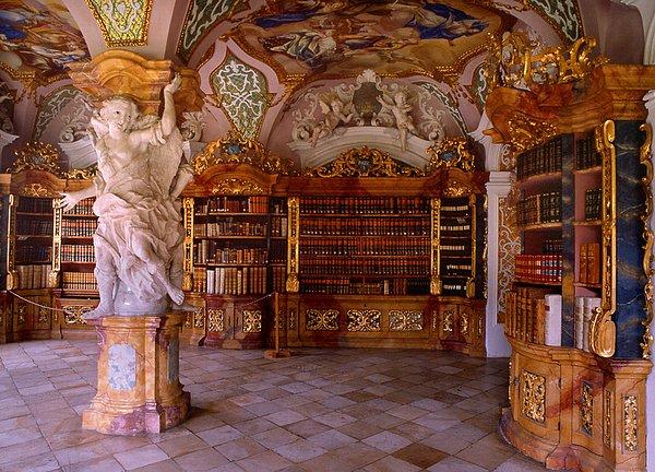 9. Metten Abbey Kütüphanesi (Metten, Almanya)