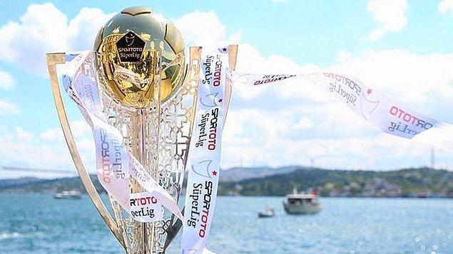 Şampiyonluğun bir diğer adayı Beşiktaş ise deplasmanda Alanyaspor’a 2-0’lık skorla boyun eğmişti.