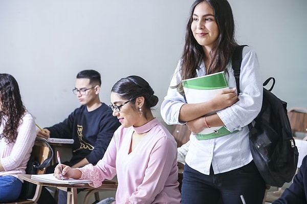 6. Что высшее образование очень нужная вещь, и что без высшего образования ты не сможешь найти работу