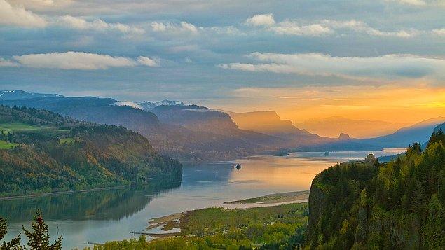 14. Columbia River Gorge