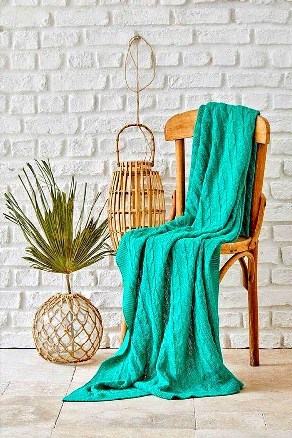 7. Karaca Home Sofa yeşil örgü battaniye