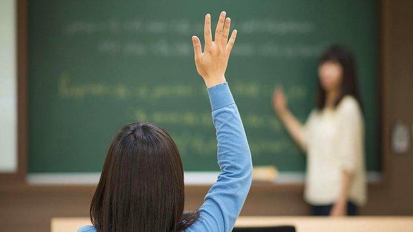 3. Parmak kaldırmak zaten "öğretmenim" demektir. Öğretmenim diye bağırmanıza gerek yok.