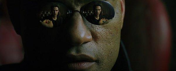 6. 'Matrix' filminden tanıdığımız Laurence Fishburne 'Apocalypse Now' filmindeki rolü almak için başvurduğunda 16 yaşında olduğunu söylemiş ancak kendisi 14 yaşındaymış.