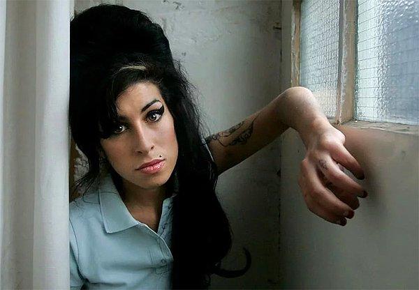 15. Amy Winehouse - Depresyon.