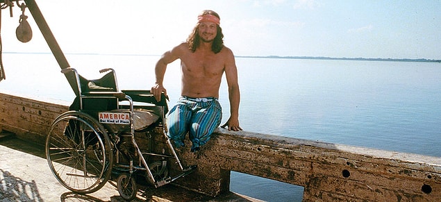 12. Gary Sinise, Forrest Gump'ın Teğmen Dan'ı Gary Sinise, 2011 yılında Gary Sinise Vakfı'nı kurarak gaziler için 194 milyon dolar bağış toplamıştır.