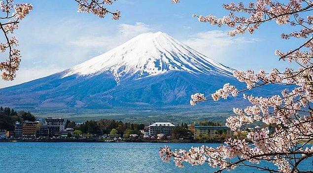 1. Fuji Yanardağı - Japonya