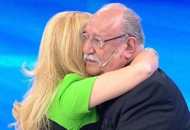 Müge Anlı, Rahmi Özkan'ın bir süredir hastanede tedavi gören ablası Melahat Güney'in vefat ettiğini söyledi.