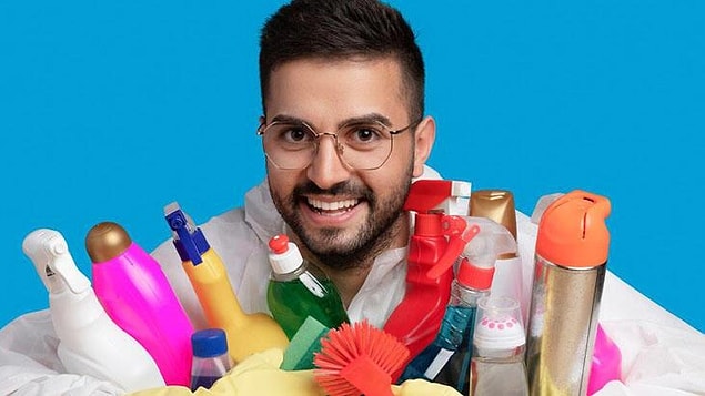 Katarsis'in bu bölümdeki konuğu "Temizlik Benim İşim" programıyla tanıdığımız sempatik isim Kadir Ezildi. Kadir her zamanki samimiyetiyle sorulara cevap verdi. Özellikle babasıyla ilgili anlattığı detayları daha önce çoğumuz duymamıştık. Gelin bakalım neler demiş?