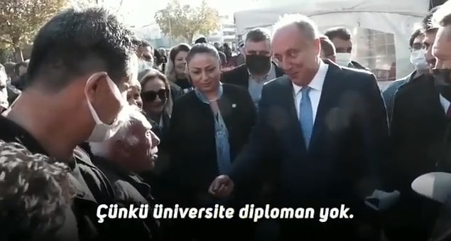 Ardından ise İnce o vatandaşa, 'Sen hiç üniversitede arkadaşlarınla fotoğraf çektirdin mi?' diye soruyor.