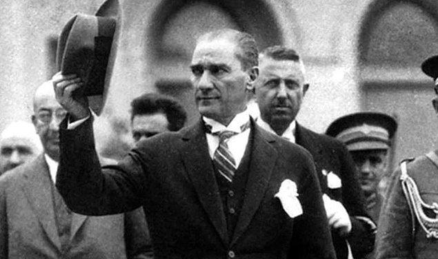 6. MetroPOLL Araştırma’nın anketine göre, 'Atatürk’ün bu ülkeye yaptıklarından dolayı ona şükran duyuyor musunuz' sorusuna katılımcıların yüzde 92’si 'evet' yanıtını verdi.