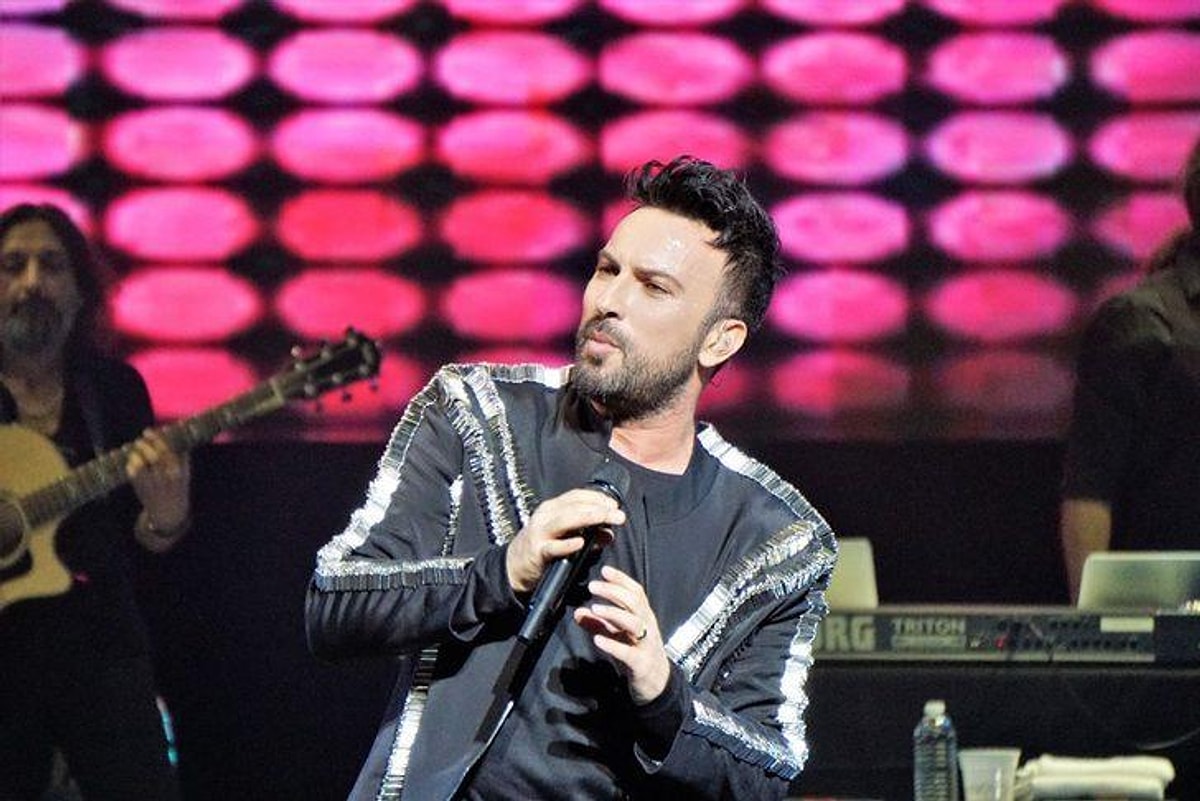 Таркан сейчас 2021. Турецкий певец таркан 2020. Популярный турецкий певец 2000. Таркан сейчас 2022. Таркан.