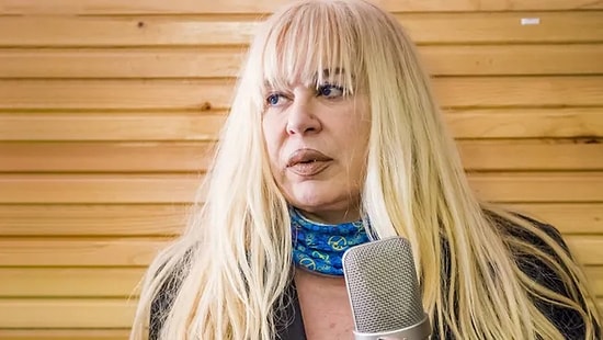 Son Dakika: Zerrin Özer'den Hayranlarını Üzen Haber! "Hastaneye Kaldırıldı..."