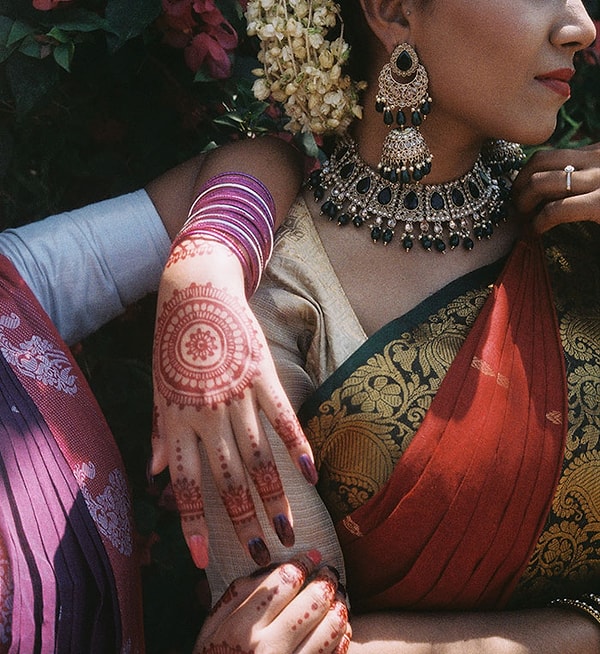 7. У меня смешаная кровь - наполовину индийская, наполовину немецкая. Мой бывший попросил, чтобы я подавила в себе мою индийскую сторону и культуру, потому что он «встречался со мной только потому, что я, по крайней мере, наполовину белая»