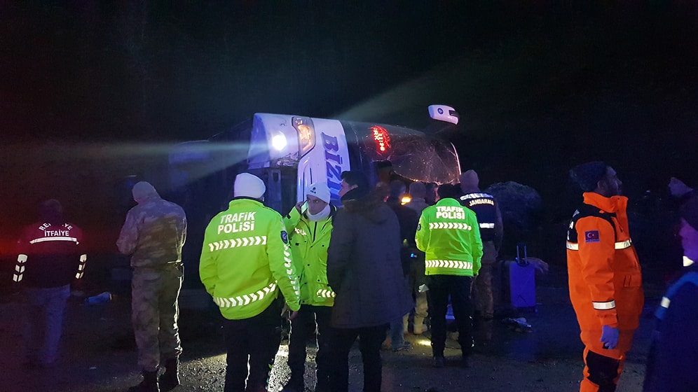 Erzincan'da Otobüs Devrildi! Çok Sayıda Yaralı Var