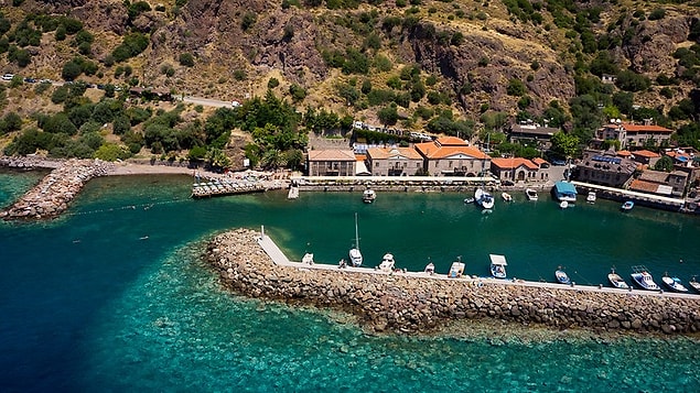 7. Yeşilin ve mavinin tüm tonlarını bulabileceğiniz bir yer: Ayvacık
