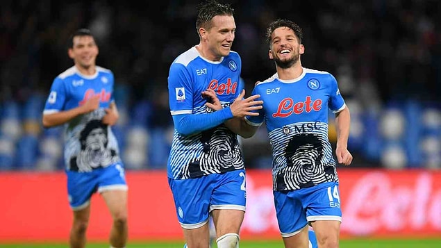 İtalya Serie A'nın 14. hafta mücadelesinde Napoli sahasında, Galatasaray 'ın UEFA Avrupa Ligi'ndeki rakibi Lazio'yu ağırladı.