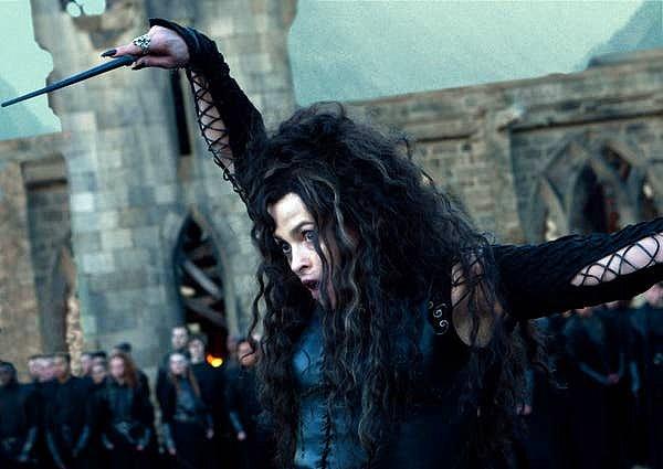 14. 'Harry Potter' filmlerinde Bellatrix Lestrange karakterini canlandıran Helena Bonham