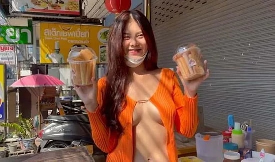 Müşterilerinin Karşısına Sütyensiz Çıkan Çalışan Gözaltına Alındı! Satışlar Üçe Katlamıştı...