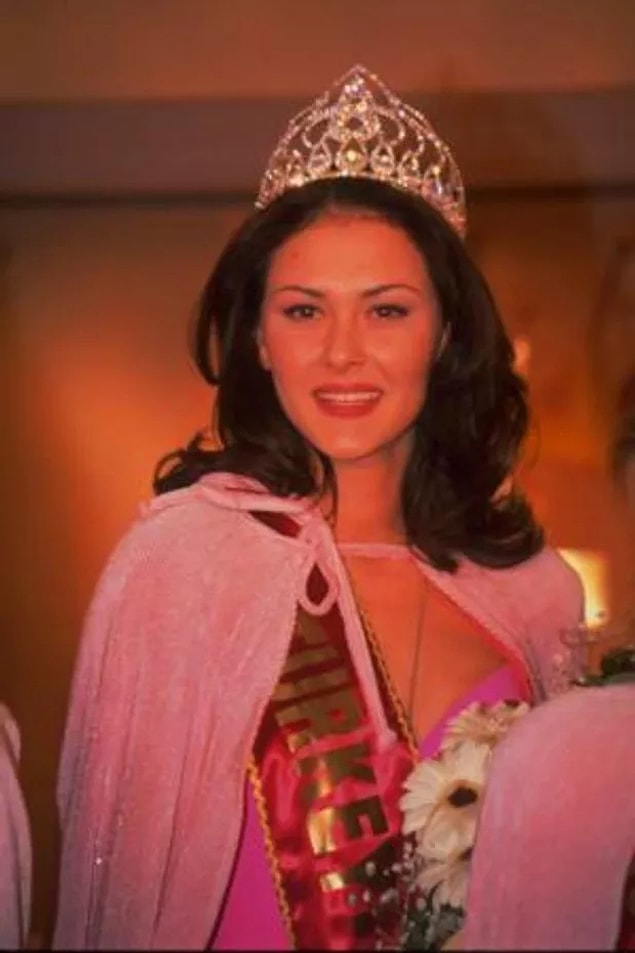 9. 1999 Türkiye Güzeli Ayşe Hatun Önal