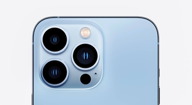 9. Apple iPhone 13 Pro Max - 12 MP