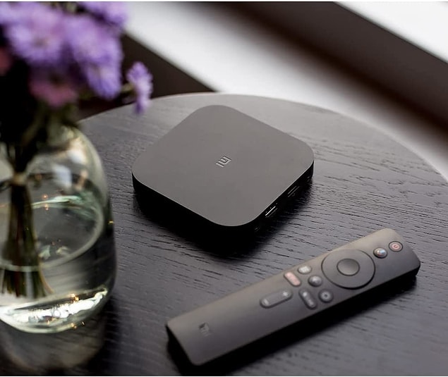 5. Xiaomi Mi Box medya oynatıcı nam-ı diğer tüm televizyonları Smart TV'ye dönüştüren minik mucize.