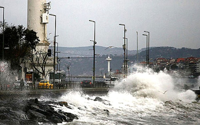 Meteroloji'den Kar Yağışı Uyarısı Geldi! İstanbul ve Ankara Valiliklerinden Son Dakika Açıklaması