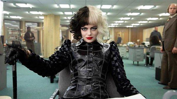 3. Emma Stone, Cruella karakterinin bir parçası olan sigarayı filmde kullanmamış.