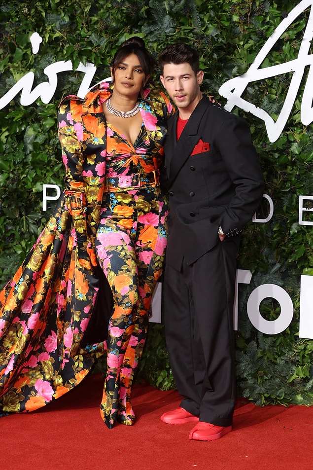 1. Priyanka Chopra Jonas ve Nick Jonas