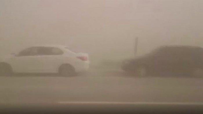 Aksaray-Adana Karayolu Kum Fırtınası Nedeniyle Ulaşıma Kapandı: Çok Sayıda Kaza Meydana Geldi