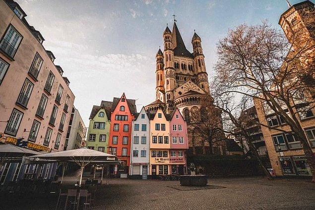 4. Güneş ortalarda değilken bambaşka görünen şehir: Köln, Almanya