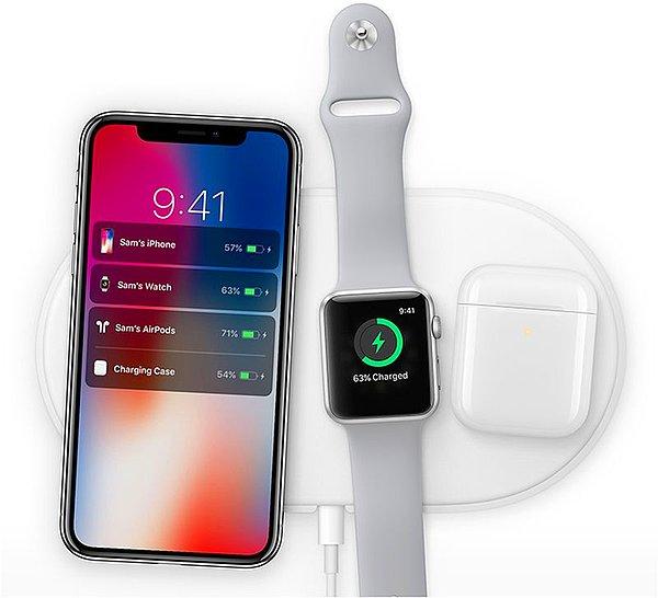 Gurman, Apple'ın iPhone, Apple Watch ve AirPod gibi birden fazla cihazı aynı anda şarj edecek bir kablosuz şarj aksesuarı yaratmayı planladığını açıkladı.