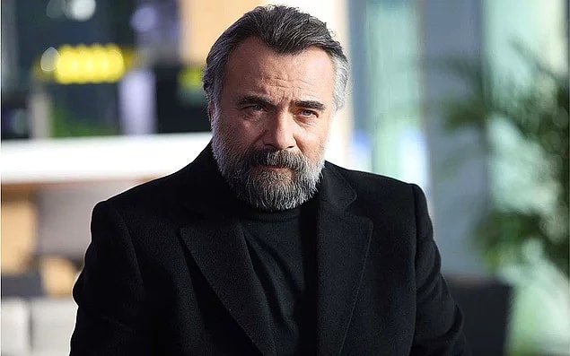 17. Oktay Kaynarca'nın da EDHO finalinin ardından yeni bir dizi projesi için ekranlara döneceği iddia edildi!