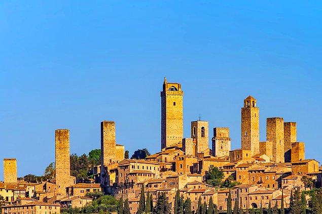 5. San Gimignano Kuleleri, İtalya
