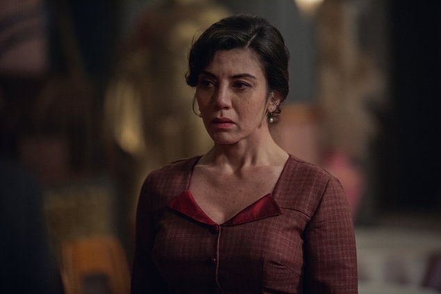 Yaşadıklarının ağırlığını üstünden atamamış karakterimiz Mathilda'sın!