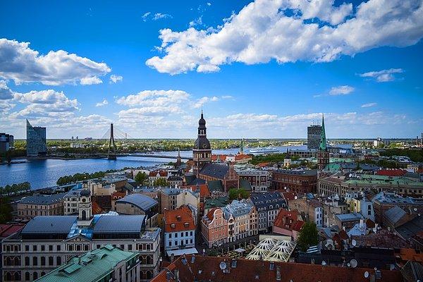 21. Letonya’da asgari ücret brüt euro bazında 500 euro.
