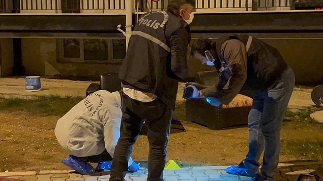 "Yavrularım gitti, çıkmasın o içeriden"