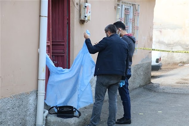 Erkekler kadınların %50'sini ev içinde %47'sini ise ev dışında katletti.