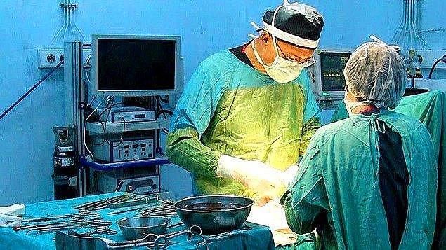 2. Avusturya'da bir cerrah, ameliyatta yanlış bacağı kestiği için 2 bin 700 euro ceza aldı.