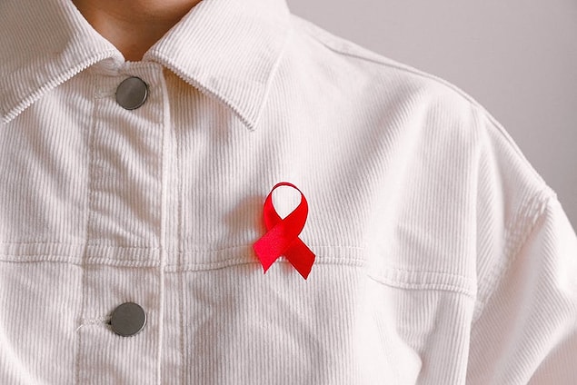 3. HIV ölümcül bir hastalık değildir.