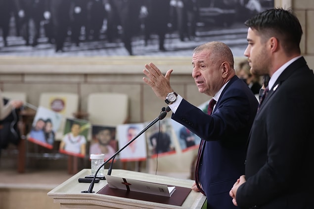 "En az 900 bin Suriyeliye vatandaşlık vermişler"