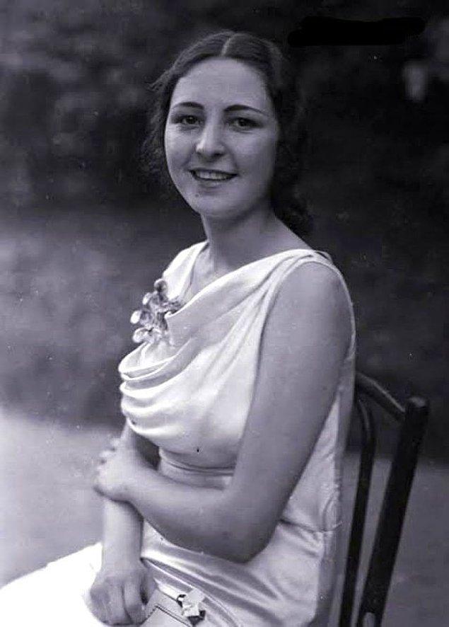 Cumhuriyetin dokuzuncu yılında bir Türk kadınının dünya güzeli seçilmesi çokça gündem olmuştu.