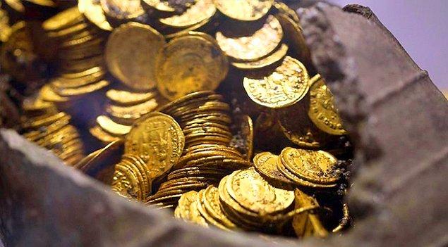 19. yüzyıldan önce 3,5 gram ağırlığında altın sikkeler kullanılırken, daha sonra 7 gram ağırlığında kullanılmaya başlanmıştı.