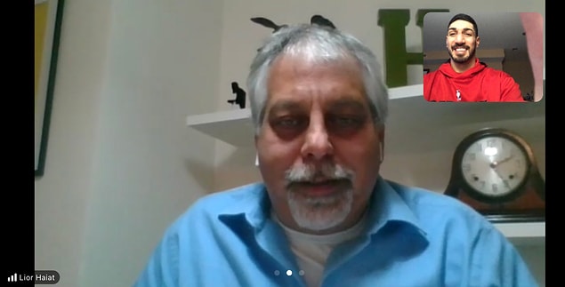 “Kendisi Ocak ayında, İsrail Dışişleri Bakanlığı yetkilisi Lior Haiat ile ‘insan hakları ve adalet’ hakkında ‘sohbet etmiş ve bundan keyif aldığını söylemiştir. Birkaç hafta sonra Kanter, sözde aynı konuda, ‘iyi dostu’ Ofir Katz ile bir görüşme daha yapmıştır… Ek olarak Kanter, Kushner ile bir AIPAC etkinliğinde tanışmış ve yeryüzünün en çok insan haklarını ihlal eden iki ülkesi olan BAE ve Bahreyn'deki yetkililerin şirketinde olmaktan onur duyduğunu söylemiştir.”