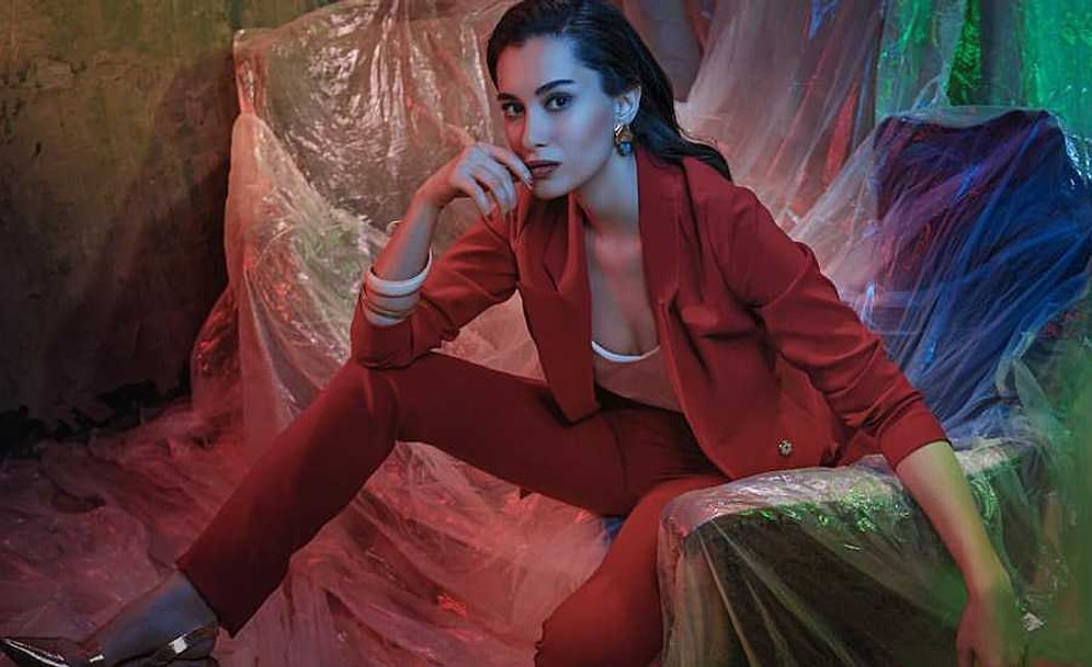 Annemizi Saklarken'in Yıldızı Hande Doğandemir’den Çok Konuşulan Poz! Hande Doğandemir Kimdir, Kaç Yaşında?