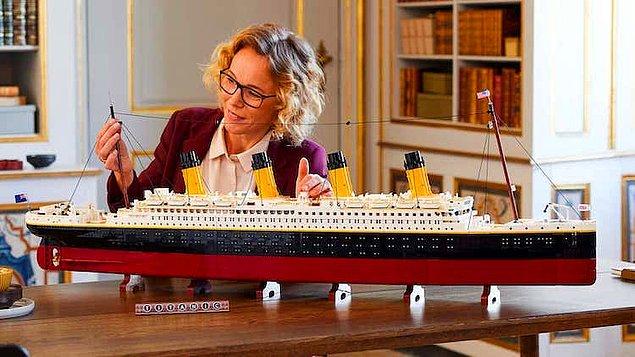 2. 9,090 parça Titanic lego seti: