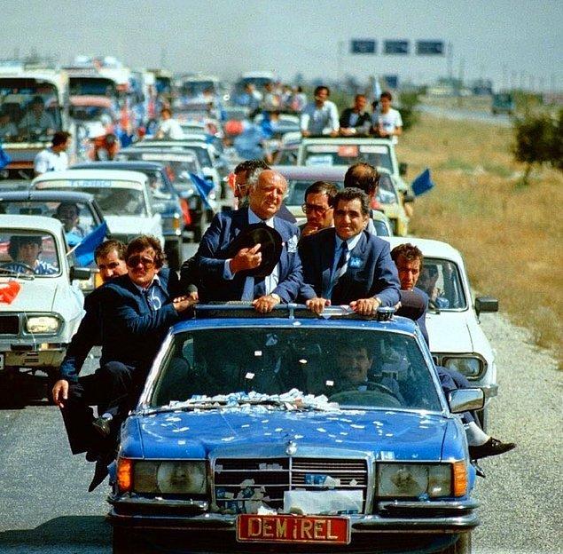 5. Süleyman Demirel konvoyda, Samsun, 1988.
