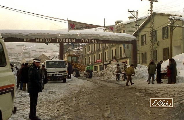 17. Hakkari çarşısı, Hakkari, 1990.