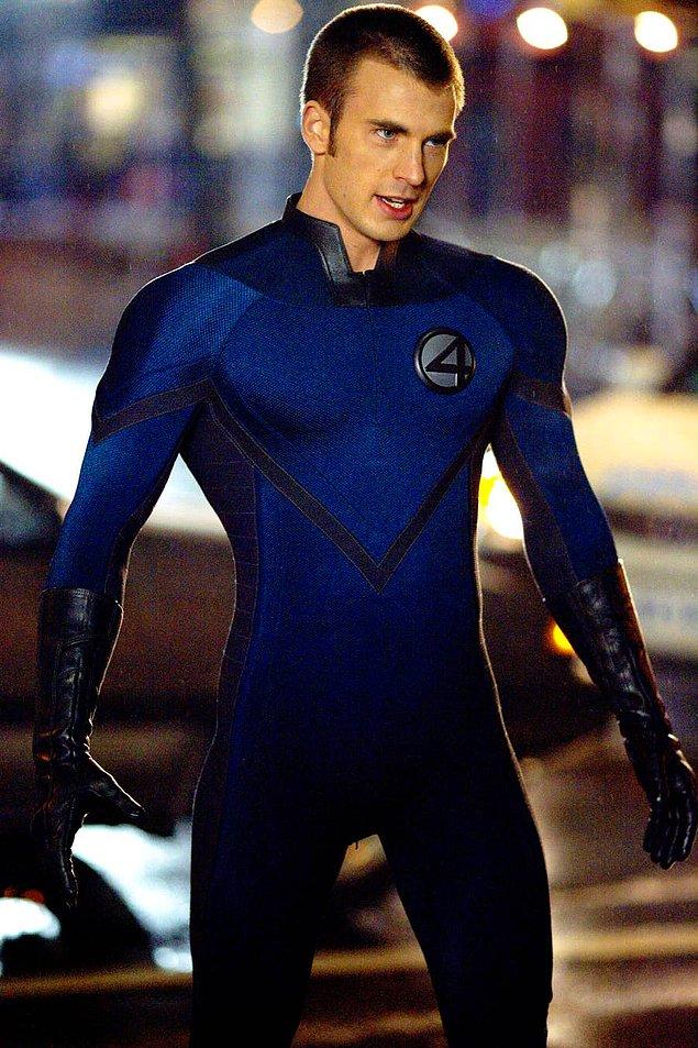 6. Chris Evans, 'Fantastic Four' ve devam filminde Johnny Storm/Human Torch'u canlandırdı.